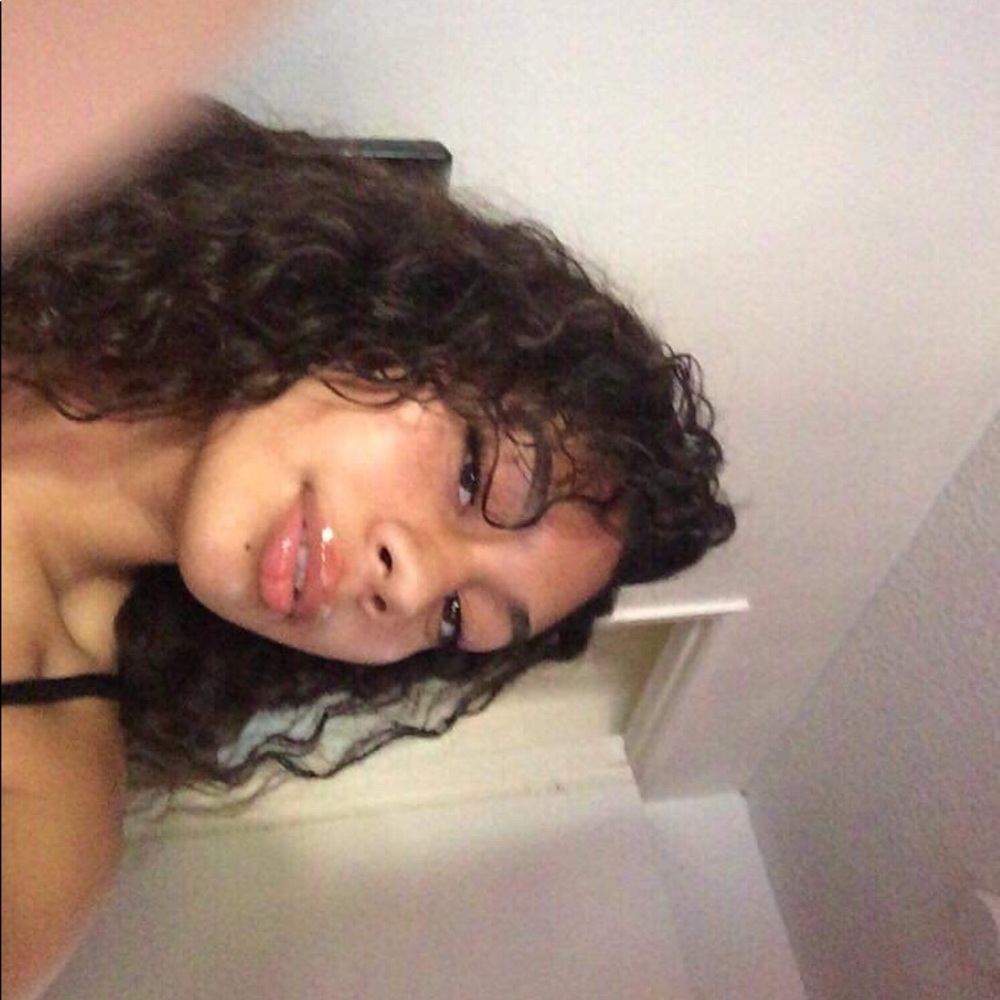 Meet your Posher, Kenia